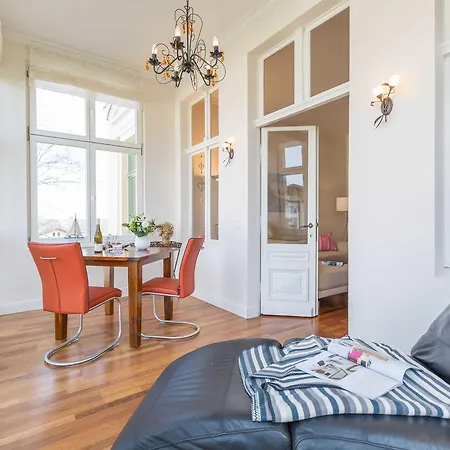 Charlottes Hoeh 04 아파트 *